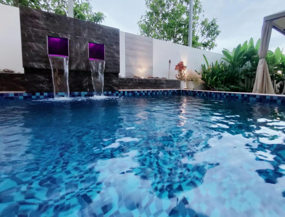 Spring Fields Homestay By Sizma Semenyih Exterior foto